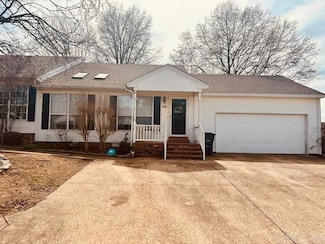 2910 E Moore Ave, Searcy, AR 72143