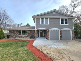 801 S East Ave, South Elgin, IL 60177