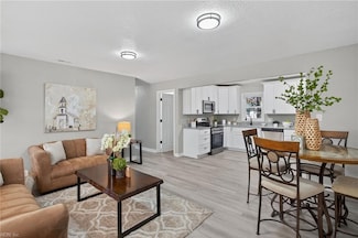 6426 Grimes Ave, Norfolk, VA 23518