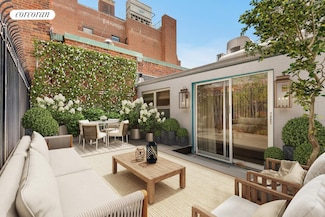 213 E 71st St Unit PH5, New York, NY 10021
