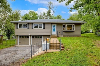 6734 Montana Ct, Kansas City, KS 66111