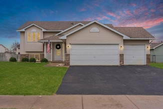 10129 Park Place Dr, Monticello, MN 55362