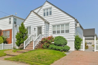 162-29 95th St, Jamaica, NY 11414