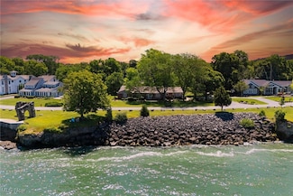 4520 E Cliff Rd, Port Clinton, OH 43452