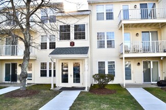 7 Thoreau Ct Unit 10, Natick, MA 01760