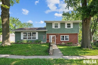 1820 W Hayes St, Davenport, IA 52804