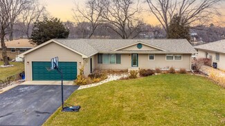9702 Shore Dr, Machesney Park, IL 61115