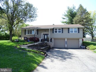 110 W 4th St, Dallastown, PA 17313