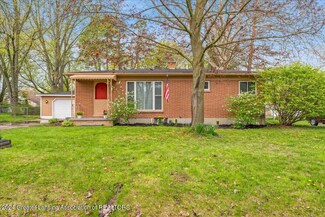 5597 Buckingham Rd, Haslett, MI 48840