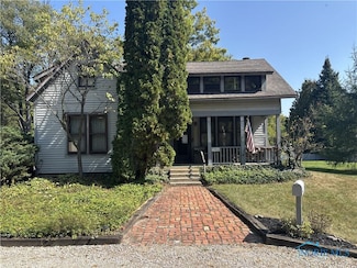 5904 Acres Rd, Sylvania, OH 43560