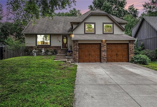 1422 S Kiowa Dr, Olathe, KS 66062