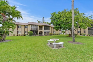 311 Pine Ridge Cir Unit C-2, Greenacres, FL 33463
