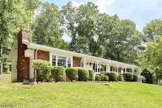 35 Ricker Dr, Ringwood, NJ 07456