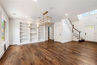 201 NW 7th St, Bentonville, AR 72712