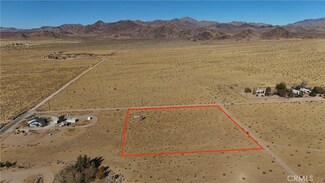 713 Waalew Rd, Lucerne Valley, CA 92356