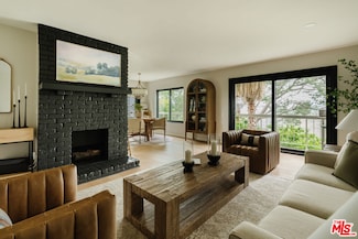 2345 Roscomare Rd Unit 204, Los Angeles, CA 90077