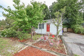 29 Shore Dr, Goffstown, NH 03045