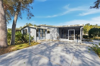 725 Camelia Ct, Lady Lake, FL 32159