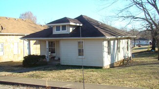 307 W 2nd St, Mountain View, MO 65548