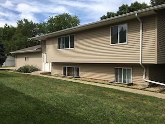 703 N 5th St Unit 2, Marshall, MN 56258