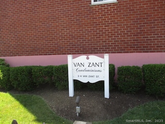 4 van Zant St Unit A2, Norwalk, CT 06855