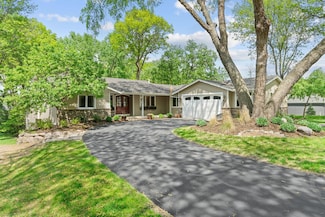 6592 Rustic Rd SE, Prior Lake, MN 55372