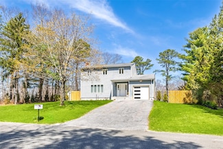 371 S River Rd, Calverton, NY 11933