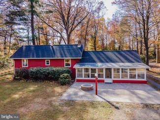 425 Criswell Dr, Boiling Springs, PA 17007