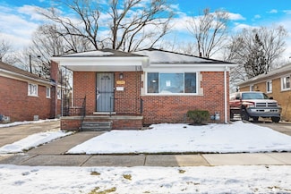 7130 Iowa St, HamtraMcK, MI 48212