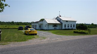 33652 MacOmb Settlement Rd, Clayton, NY 13624
