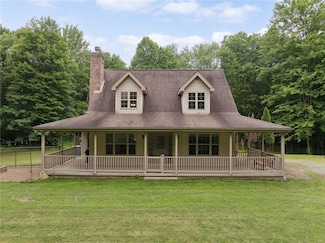 29 Cherry Tree Ln, Mercer, PA 16137