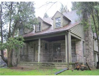 742 Dellenbaugh Rd, Tarentum, PA 15084