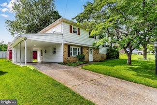 1432 Karen Dr, Harrisburg, PA 17109