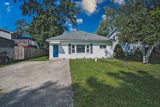 36854 N Stanton Point Rd, Ingleside, IL 60041