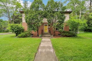 409 12th St, Baraboo, WI 53913