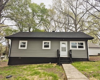 112 3rd St, Brookneal, VA 24528