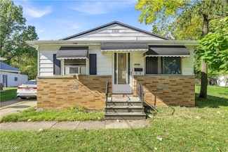 5604 Lafayette Ave, Maple Heights, OH 44137