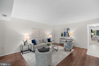 1556 Northgate Square Unit 12B, Reston, VA 20190
