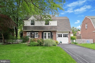 437 E Magnolia Ave, Aldan, PA 19018