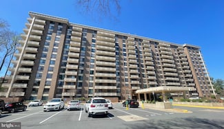 1808 Old Meadow Rd Unit 805, McLean, VA 22102