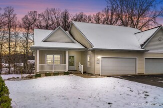 1526 Ivy Wood Ct Unit 9, Hastings, MI 49058
