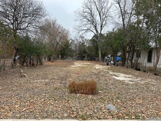 1510 12th St, Hondo, TX 78861
