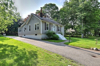 818 Alling Rd, Orange, CT 06477