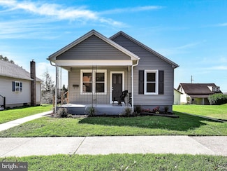 1320 Harding Ave, Hershey, PA 17033