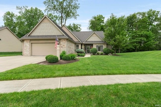 15829 Winterberry Ct, Huntertown, IN 46748