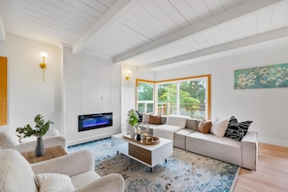 2050 Asilomar Dr, Oakland, CA 94611