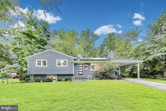 4422 Neptune Dr, Alexandria, VA 22309