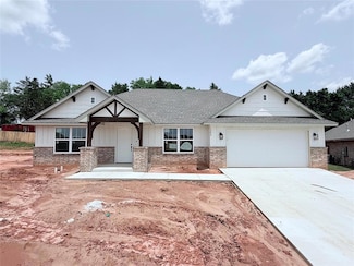 1205 Magnolia Dr, Noble, OK 73068