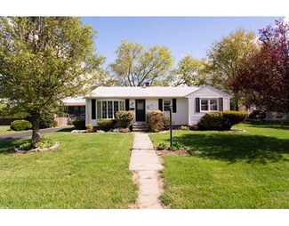 208 Merritt Ave, Tiverton, RI 02878