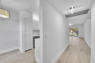 1200 SW 124th Terrace Unit 207O, Pembroke Pines, FL 33027